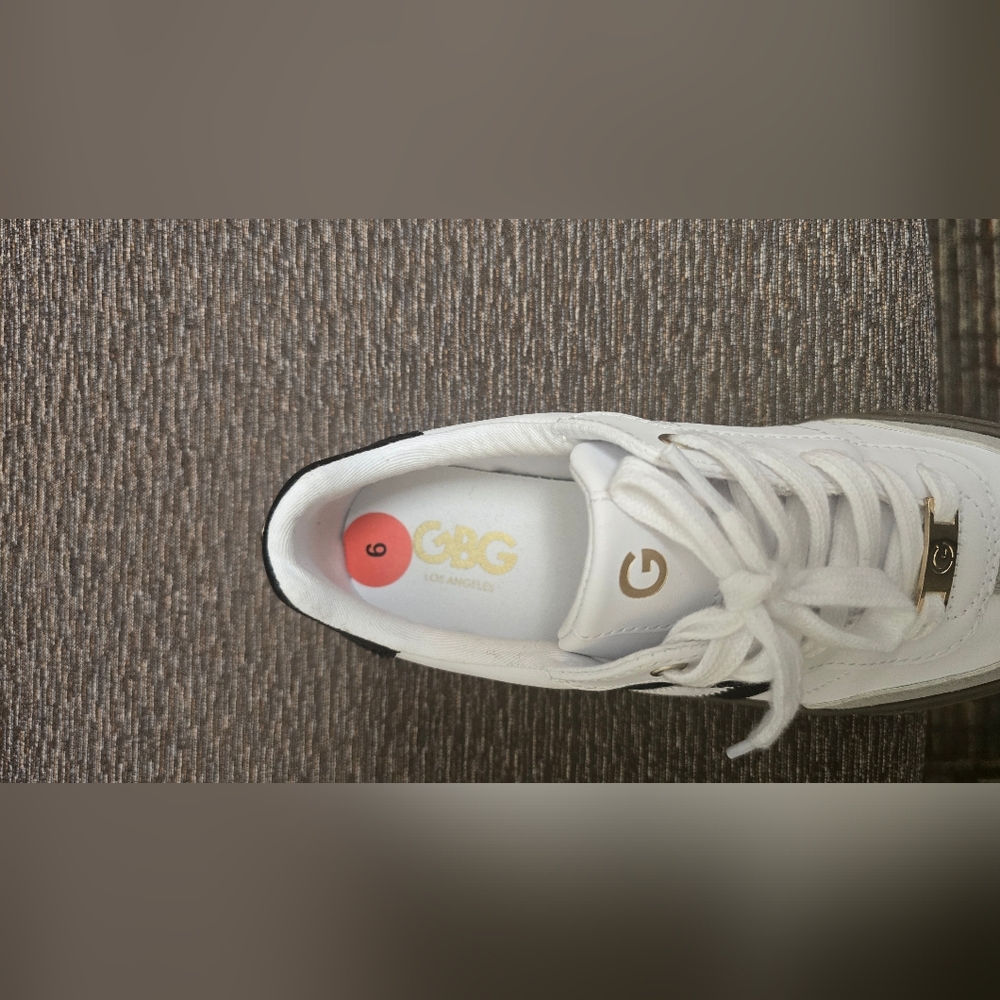 GBG casual walking shoes